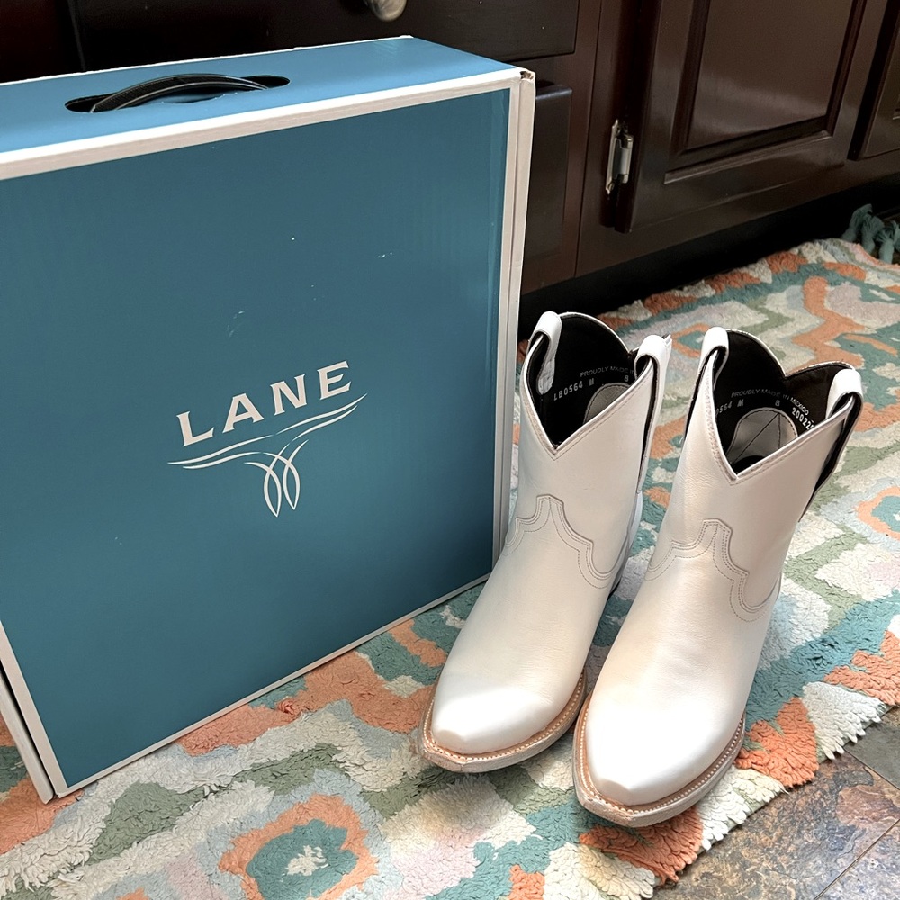 Lane cowgirl boots - Sz 8 white - worn ONCE